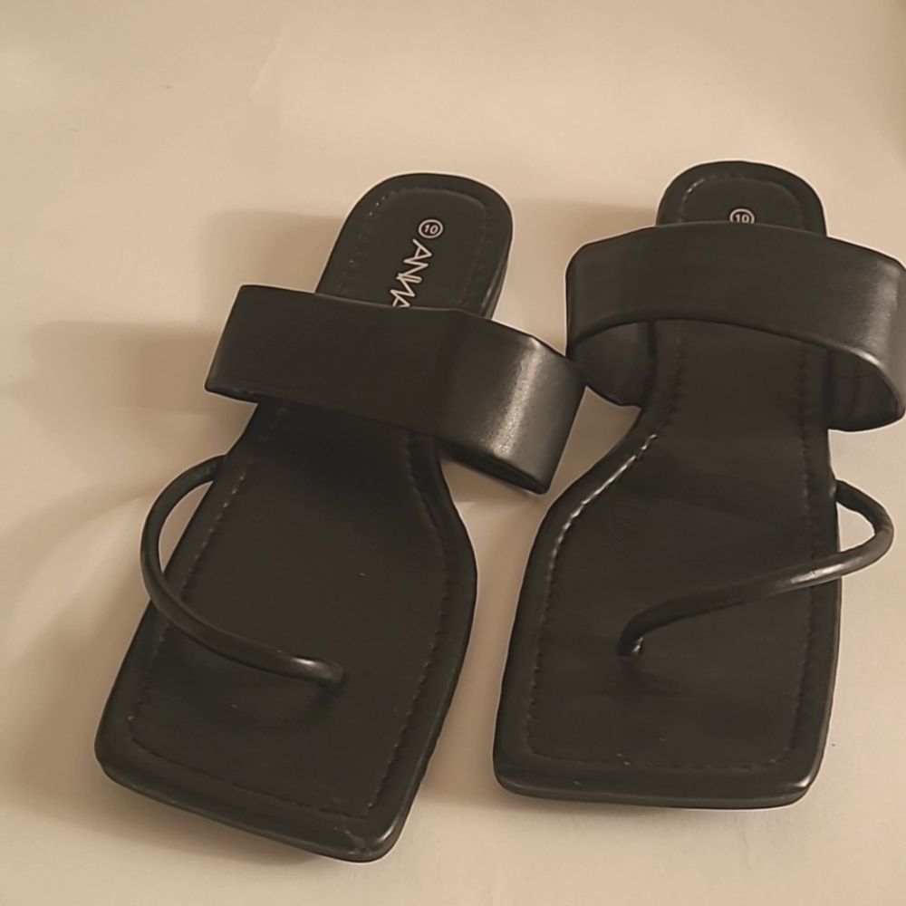 Sandles